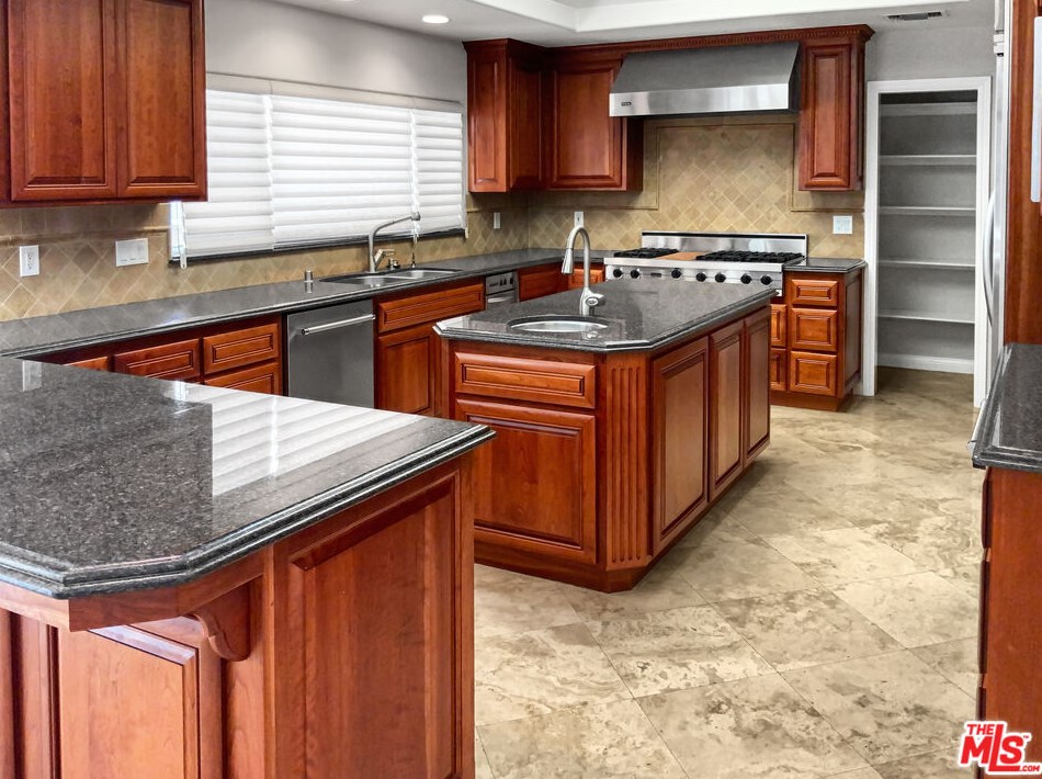 3810 Newark Ct, Claremont, CA 91711