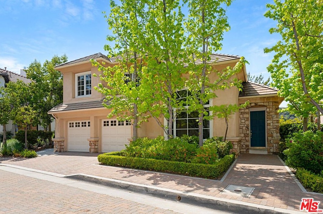 2337 Buckingham Ln, Los Angeles, CA 90077-1339