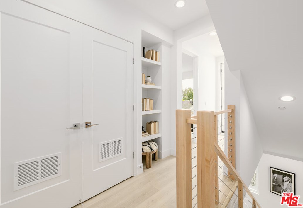 1248 Lodi Pl, Los Angeles CA  90038-1710 exterior