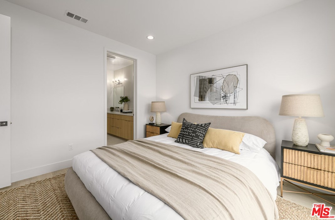 1248 Lodi Pl, Los Angeles CA  90038-1710 exterior
