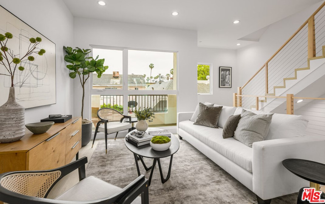 1248 Lodi Pl, Los Angeles CA  90038-1710 exterior