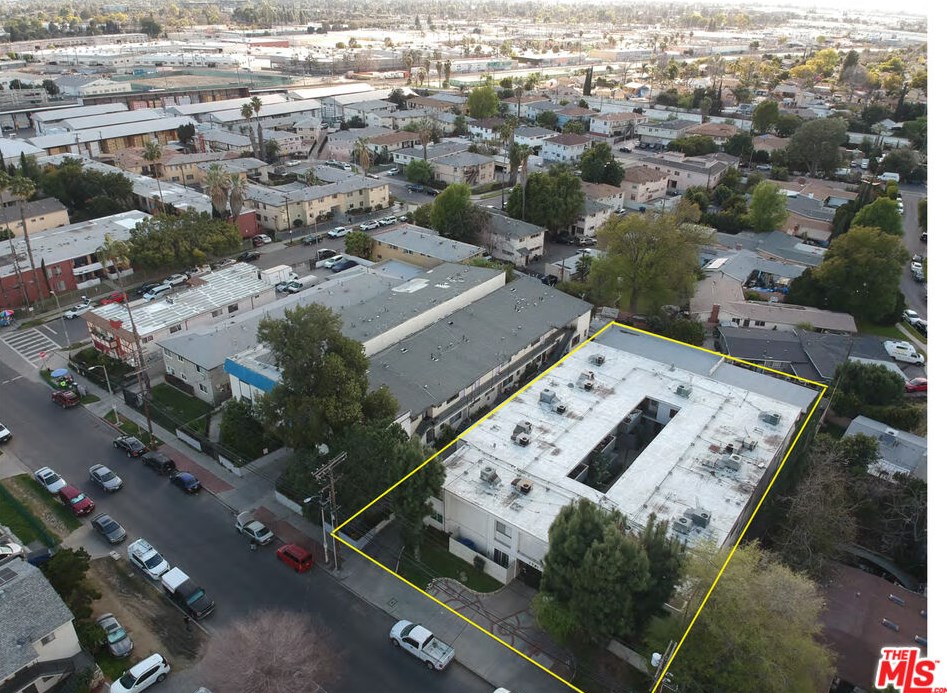 7961 Willis Ave, Van Nuys, CA 91402