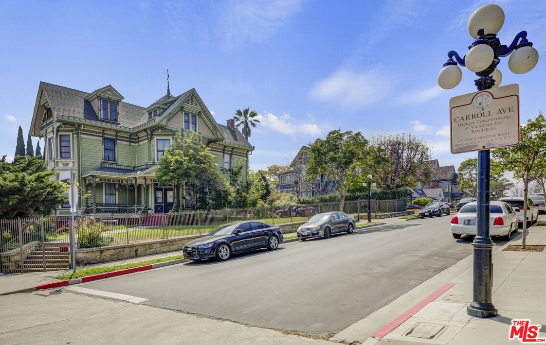 961 Edgeware Rd, Los Angeles, CA 90026-5180