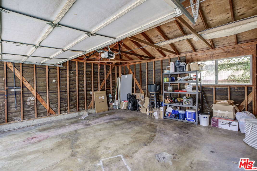 961 Edgeware Rd, Los Angeles CA  90026-5635 exterior