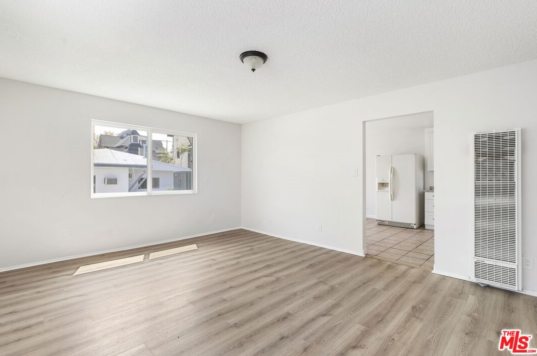961 Edgeware Rd, Los Angeles CA  90026-5635 exterior