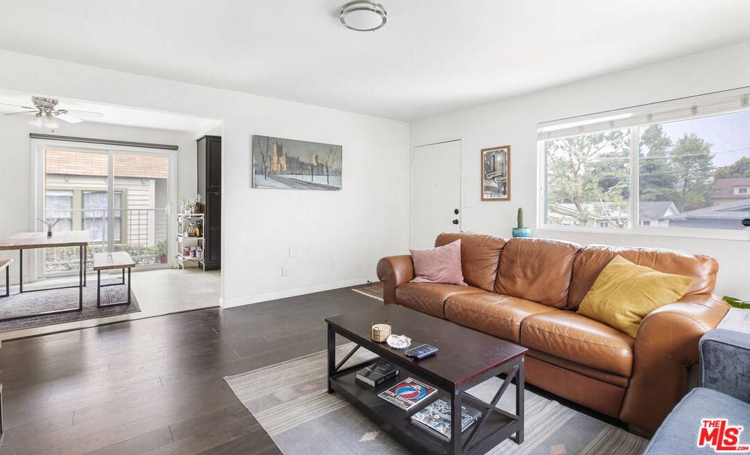 961 Edgeware Rd, Los Angeles CA  90026-5635 exterior