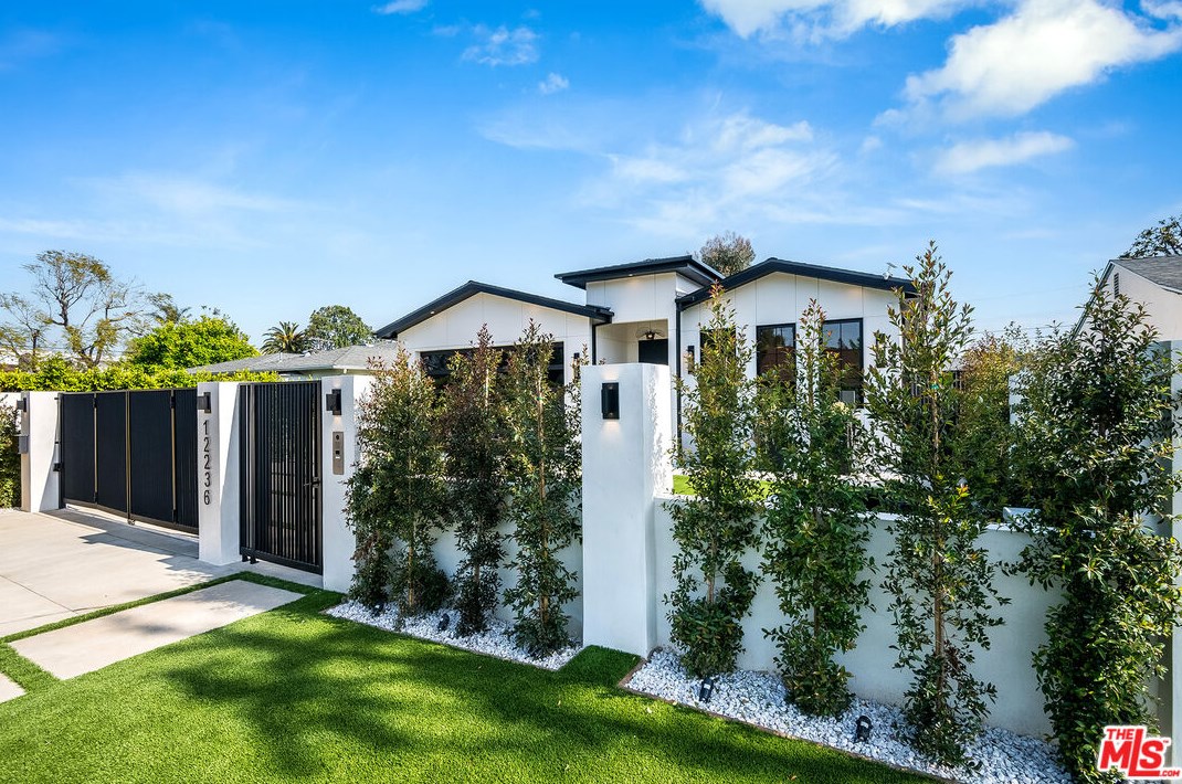 12236 Hatteras St, North Hollywood, CA 91607