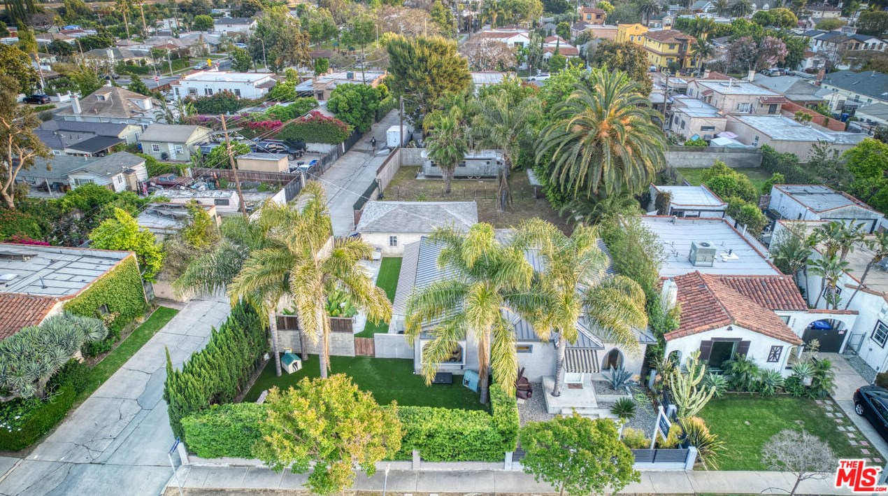 8902 Gibson St, Los Angeles CA  90034-2422 exterior