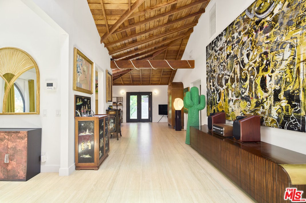 8902 Gibson St, Los Angeles CA  90034-2422 exterior