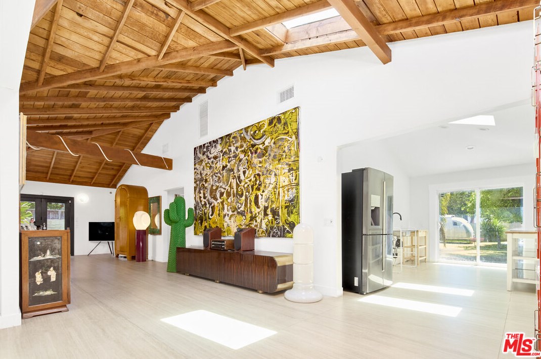 8902 Gibson St, Los Angeles CA  90034-2422 exterior