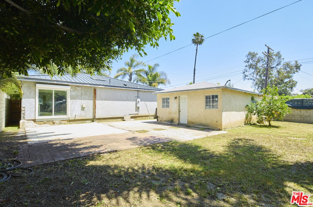 8902 Gibson St, Los Angeles CA  90034-2422 exterior