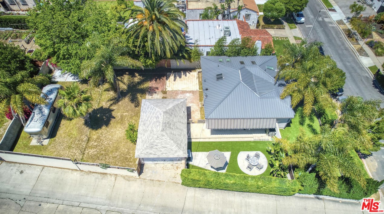 8902 Gibson St, Los Angeles CA  90034-2422 exterior