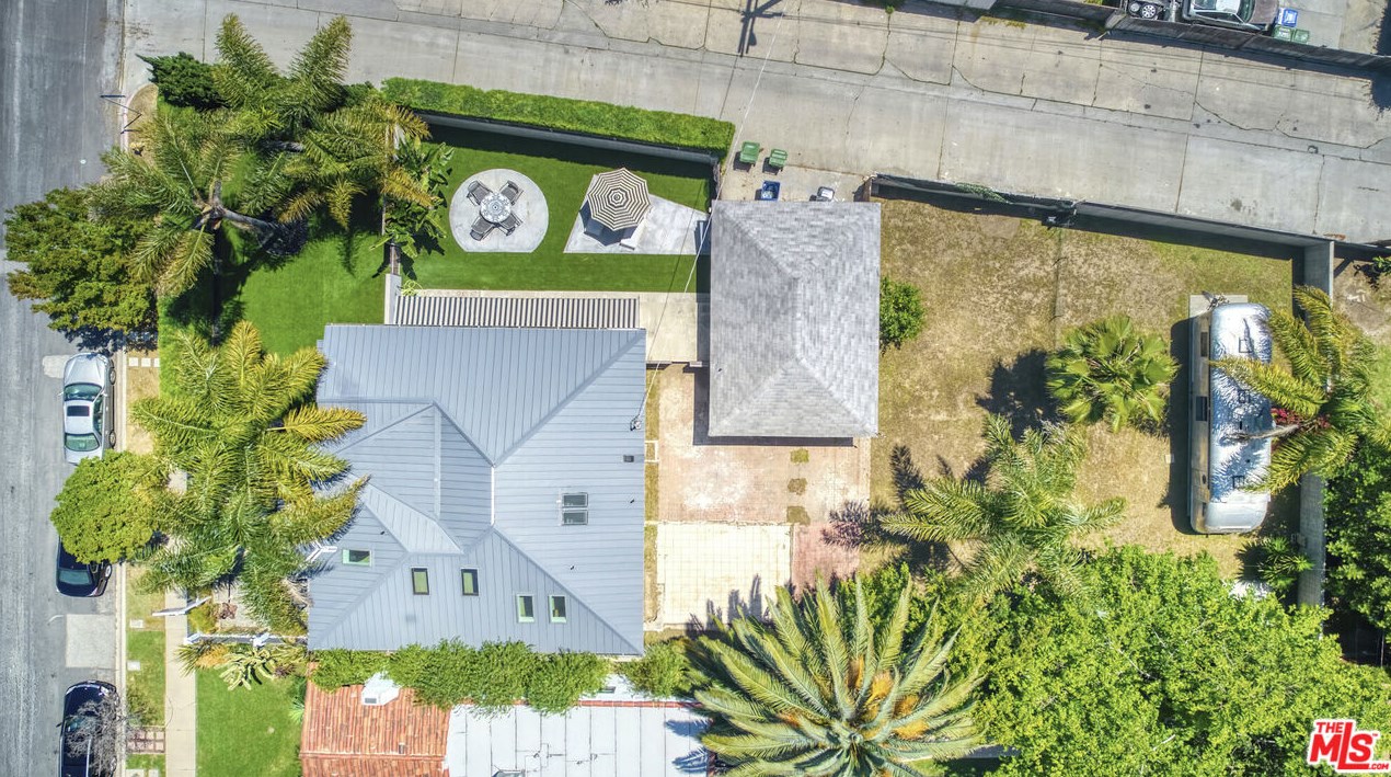 8902 Gibson St, Los Angeles CA  90034-2422 exterior