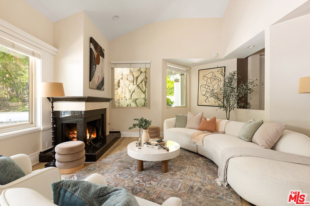 1481 Kingston Cir, Thousand Oaks, CA 91362-4360