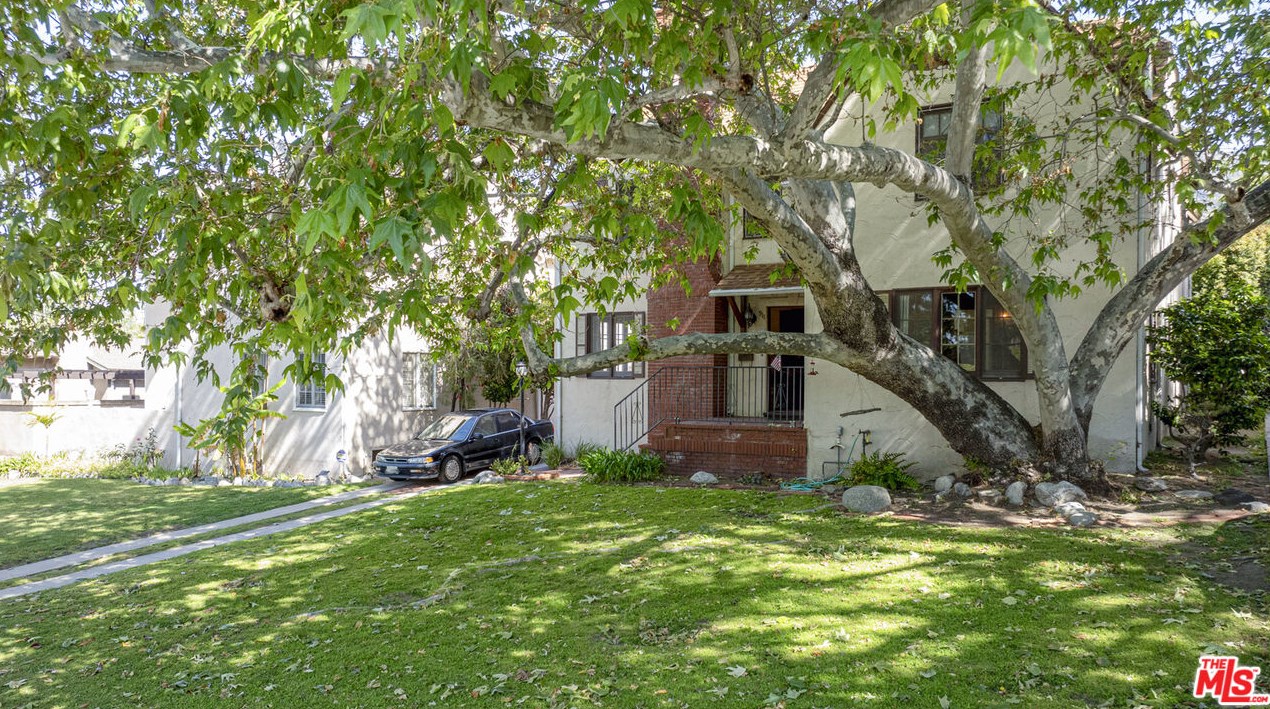 911 Cumberland Rd, Glendale, CA 91202