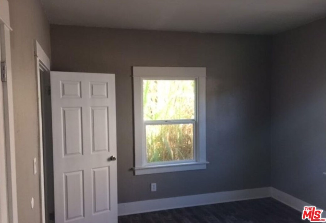 1235 39th St, Los Angeles, CA 90037-4205