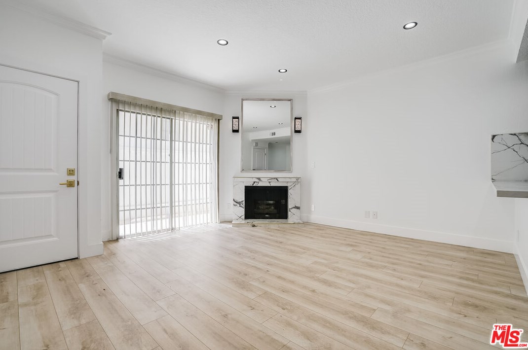 1034 S Shenandoah St #3, Los Angeles, CA 90035