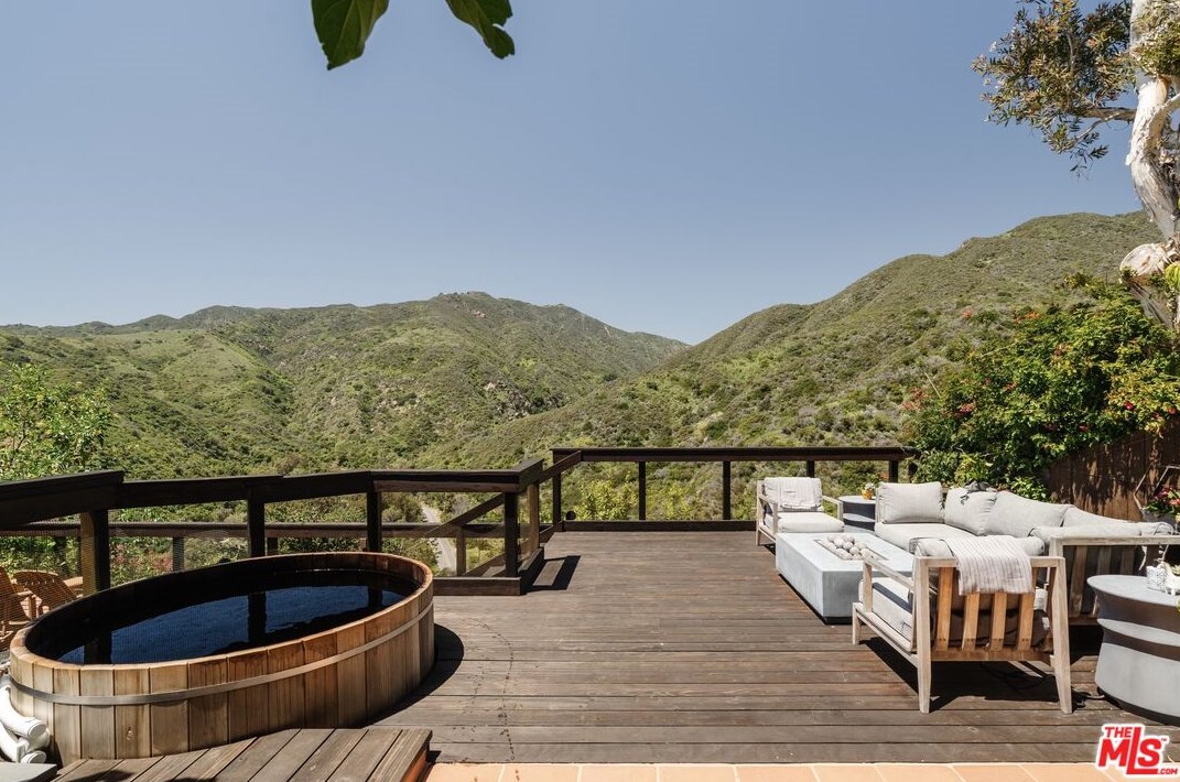 18329 Clifftop Way, Malibu, CA 90265-5627