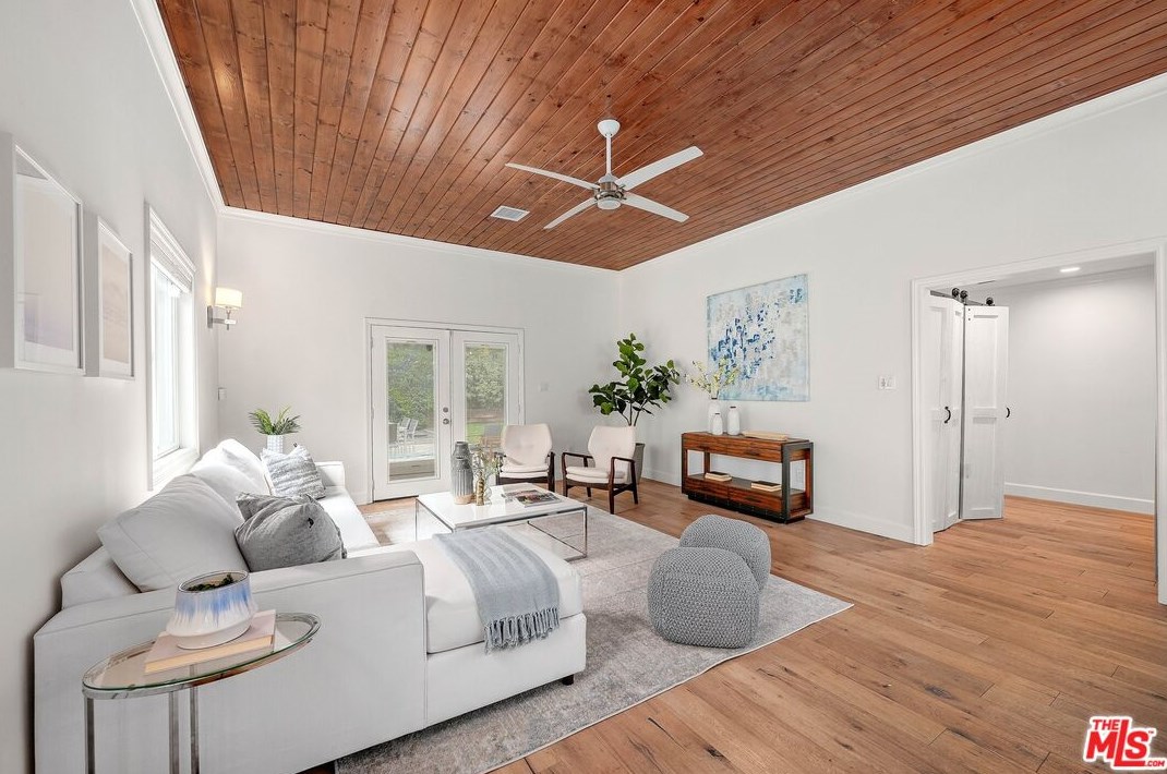 3431 Greenfield Ave, Los Angeles CA  90034-5301 exterior