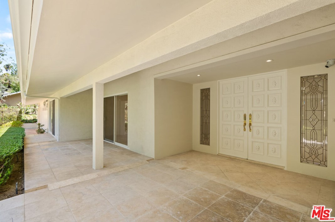 18036 Rodarte Way, Van Nuys, CA 91316