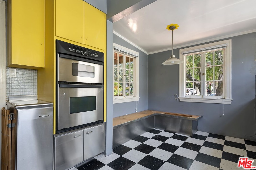 2073 Kerwood Ave, Los Angeles CA  90064-2689 exterior