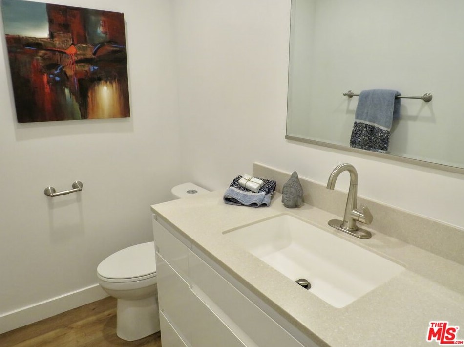 2320 Bentley Ave, Los Angeles CA  90064-3101 exterior