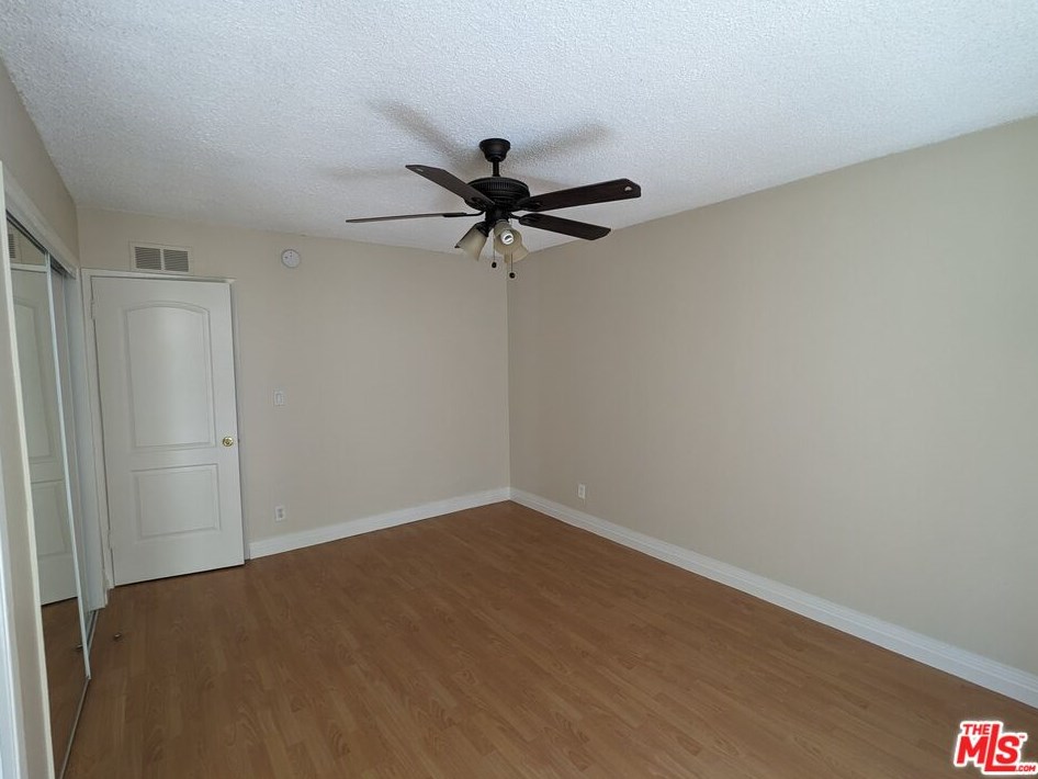 633 Sweetzer Ave, Los Angeles CA  90048-2121 exterior