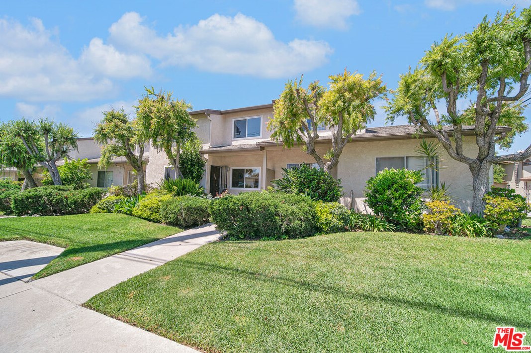 927 S Canyon Blvd #d, Monrovia, CA 91016