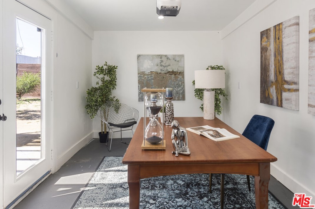 3201 59th Pl, Los Angeles CA  90043-3154 exterior