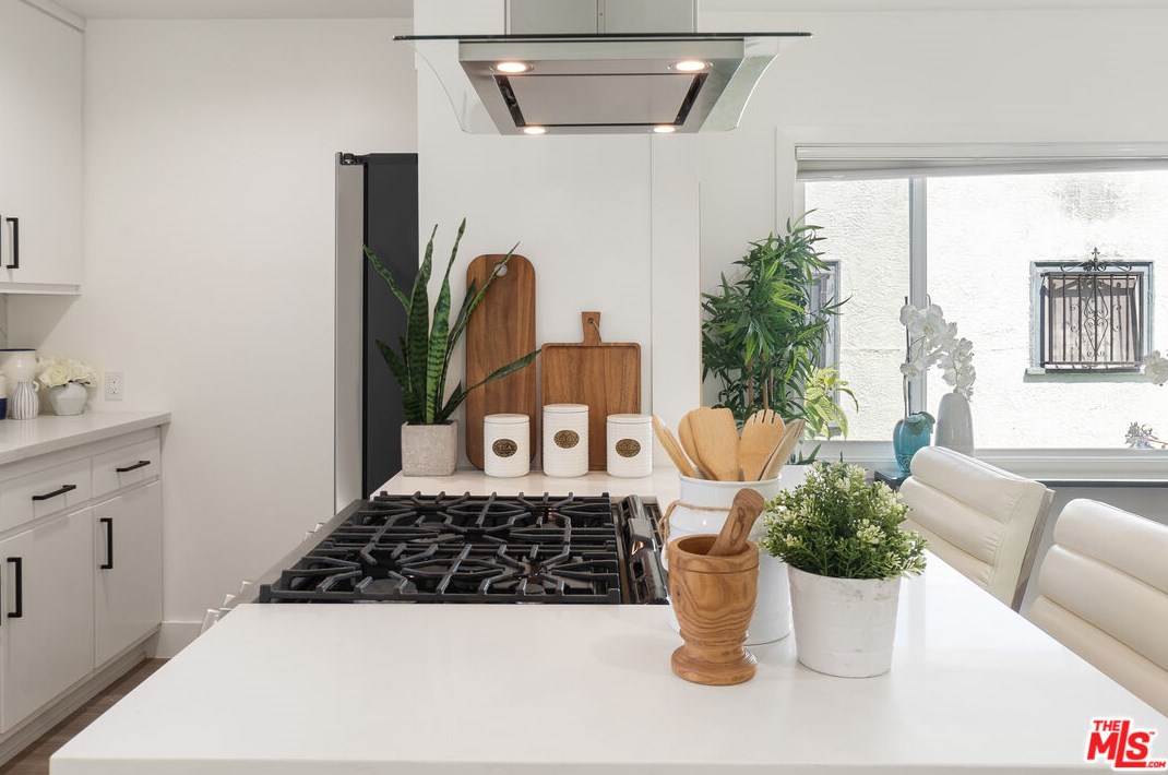 3201 59th Pl, Los Angeles CA  90043-3154 exterior