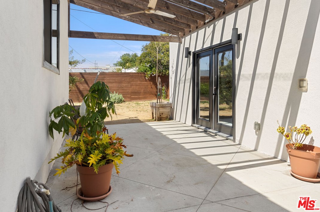 3201 59th Pl, Los Angeles CA  90043-3154 exterior