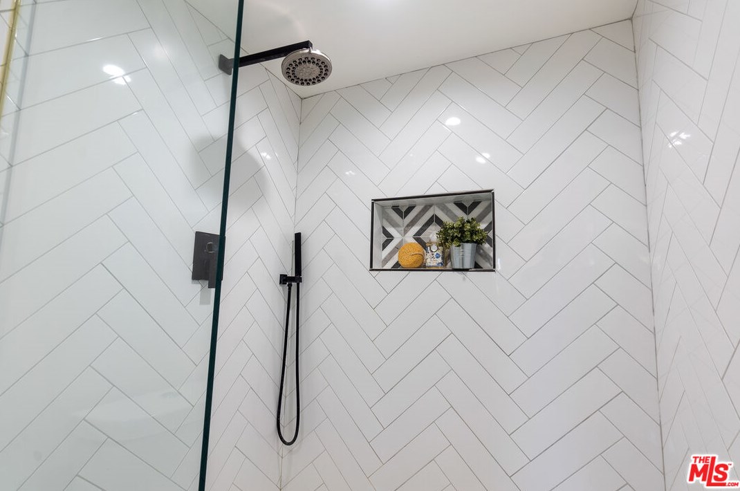 3201 59th Pl, Los Angeles CA  90043-3154 exterior