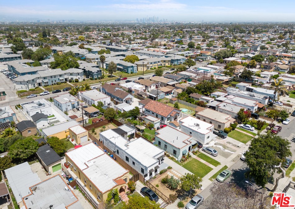 3201 59th Pl, Los Angeles CA  90043-3154 exterior