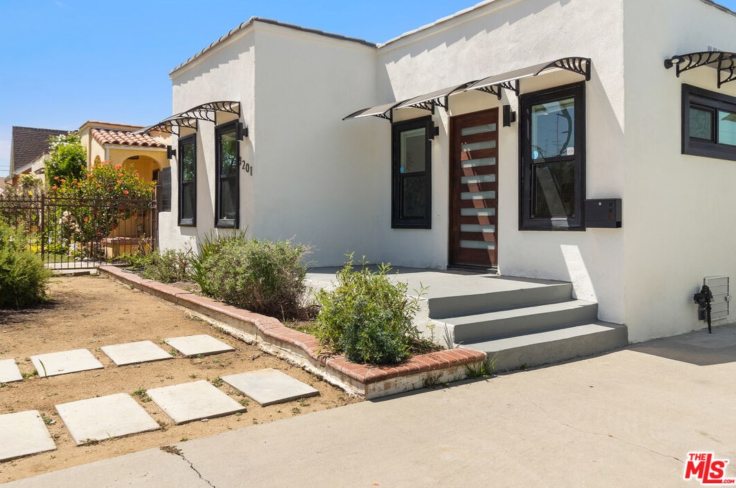 3201 59th Pl, Los Angeles CA  90043-3154 exterior