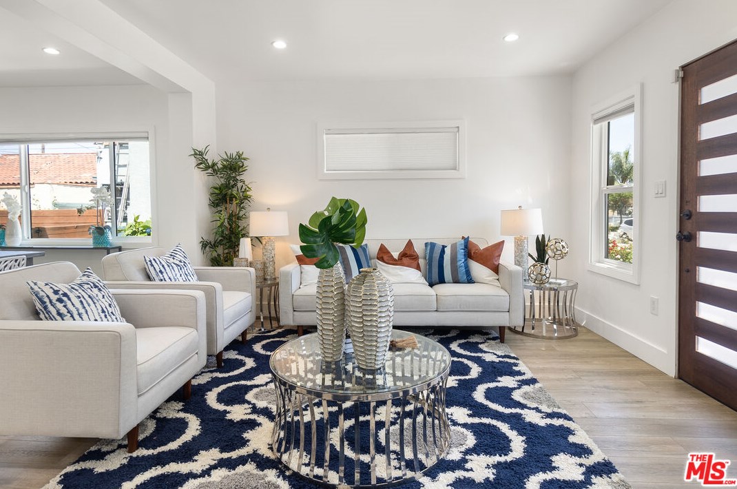 3201 59th Pl, Los Angeles CA  90043-3154 exterior