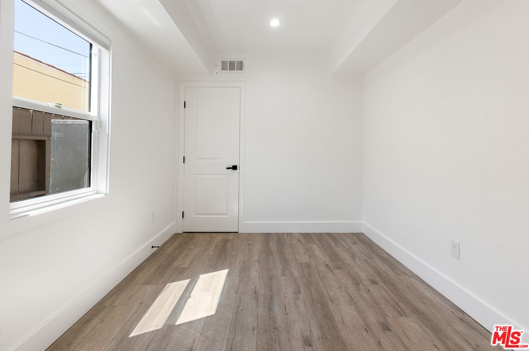 3201 59th Pl, Los Angeles CA  90043-3154 exterior