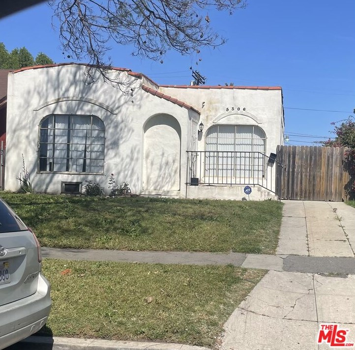 5326 5th Ave, Los Angeles, CA 90043-2622