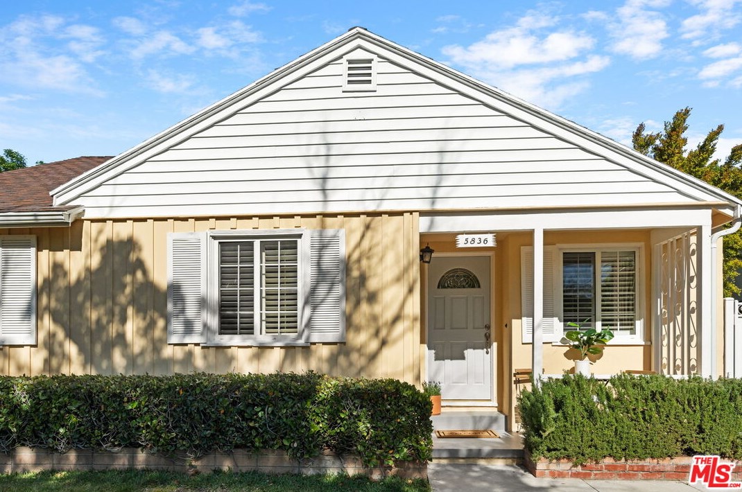 5836 Lemona Ave, Van Nuys, CA 91411