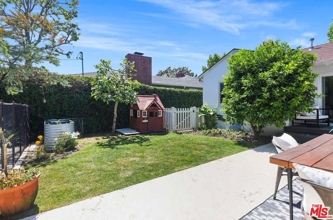 3388 Mclaughlin Ave, Los Angeles CA  90066-2005 exterior