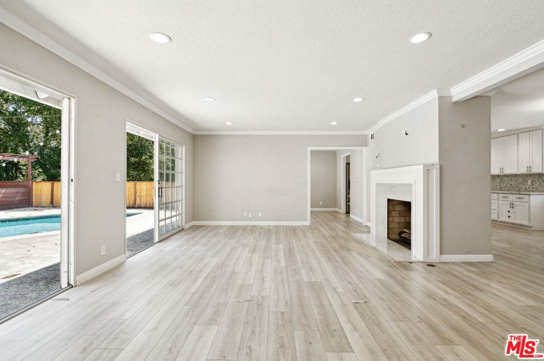 3709 Beechglen Dr, Glendale CA  91214-3238 exterior