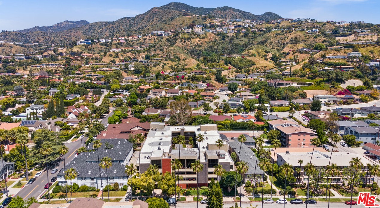 125 Mountain St, Glendale CA  91202-1911 exterior