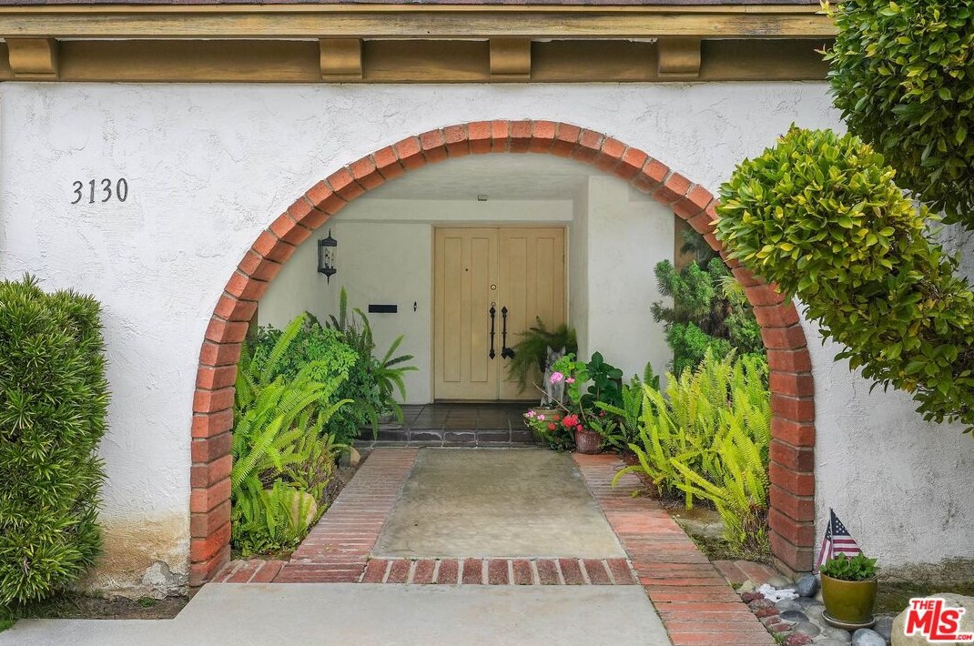 3130 Granville Ave, Los Angeles, CA 90066-1115
