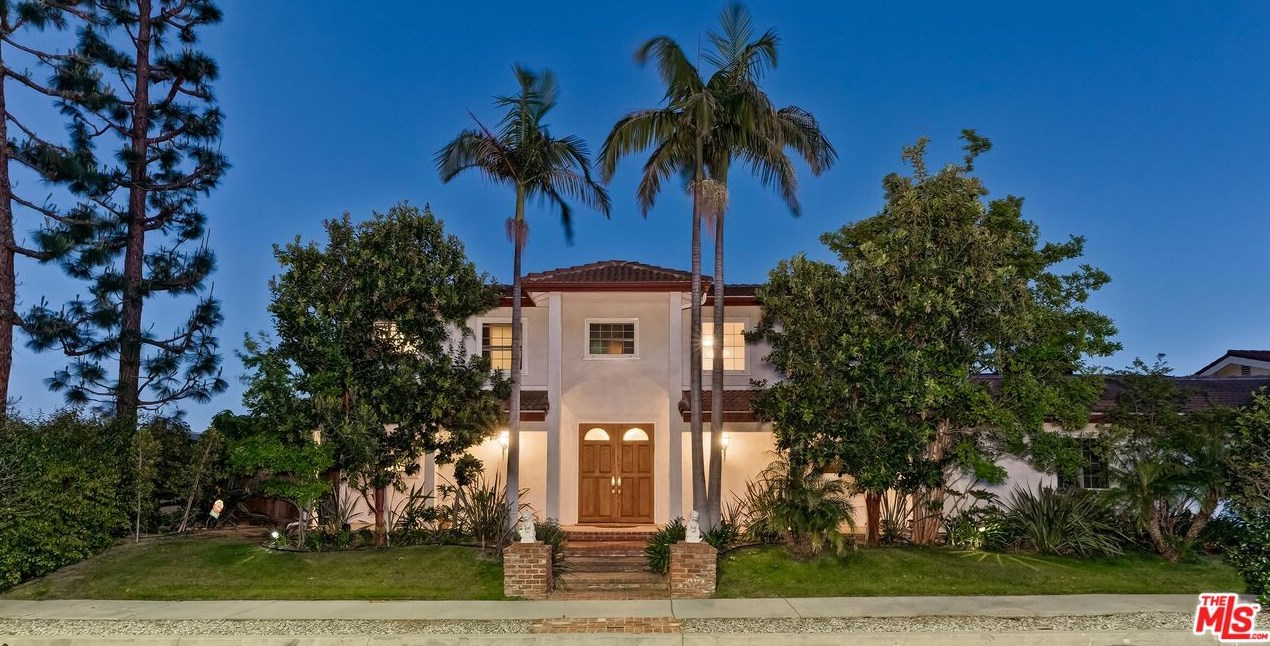 2721 Lake Hollywood Dr, Los Angeles CA  90068-1630 exterior