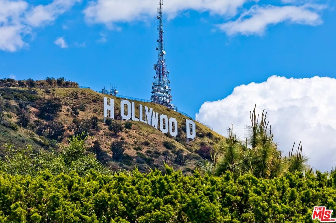 2721 Lake Hollywood Dr, Los Angeles CA  90068-1630 exterior
