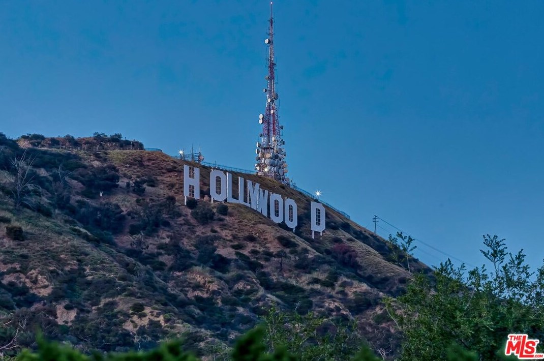 2721 Lake Hollywood Dr, Los Angeles CA  90068-1630 exterior