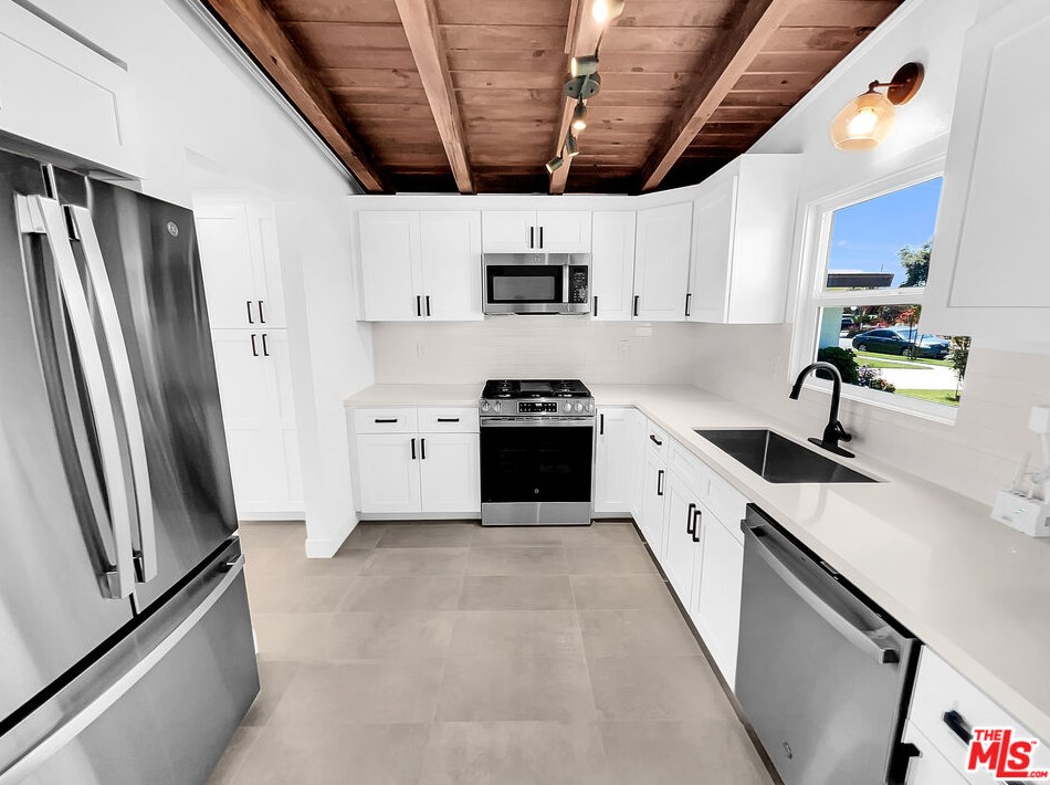 13522 Descanso Dr, Westminster, CA 92683-3209