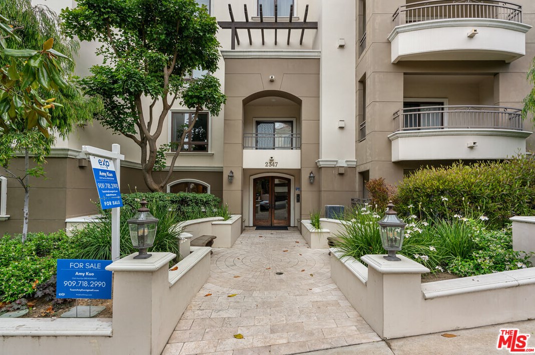 2347 Fox Hills Dr #102, Los Angeles, CA 90064