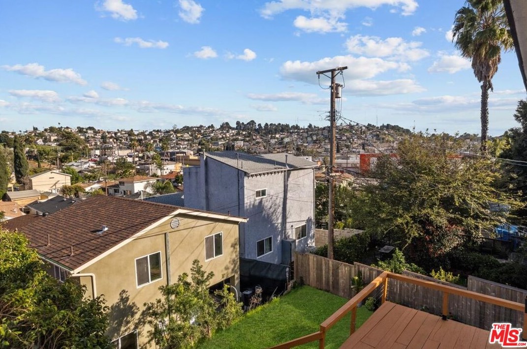 1848 Seigneur Ave, Los Angeles CA  90032-4026 exterior