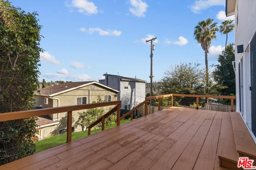 1848 Seigneur Ave, Los Angeles CA  90032-4026 exterior