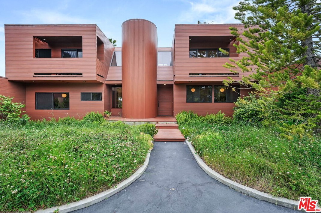 28834 Boniface Dr, Malibu, CA 90265-4206